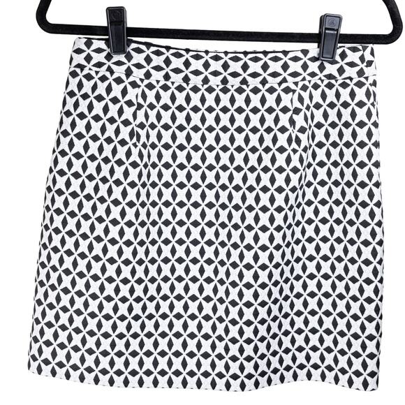 Banana Republic Black White Geometric Jacquard Mini Skirt 6 - Picture 1 of 4